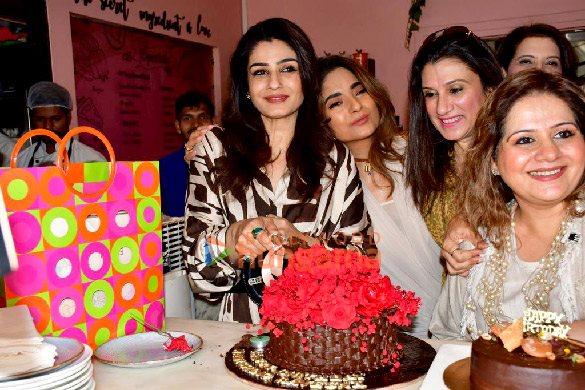 Photos: Raveena Tandon celebrates her birthday with friends Photos: Raveena Tandon celebrates her birthday with friends