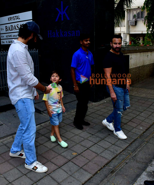 photos saif ali khan ibraham ali khan and taimur ali khan spotted at hakkasan in bandra 1