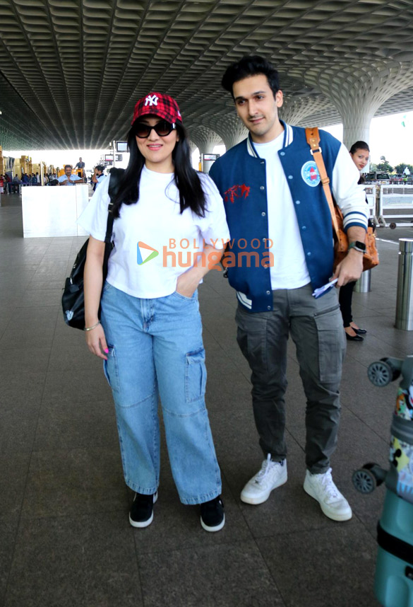 photos sanjay dutt tina ahuja and yashvardan ahuja snapped at the airport 1