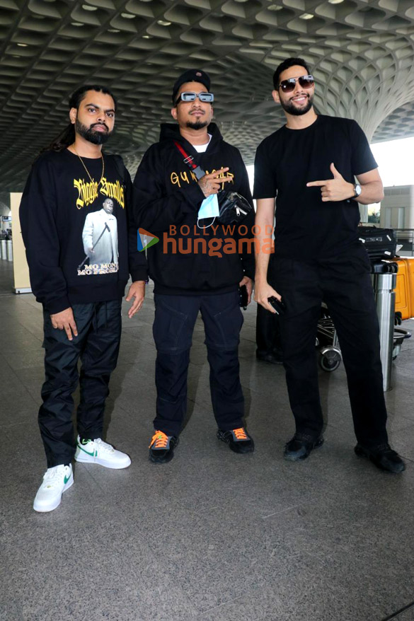 photos urvashi rautela chitrangda singh neha dhupia and others snapped at the airport 11