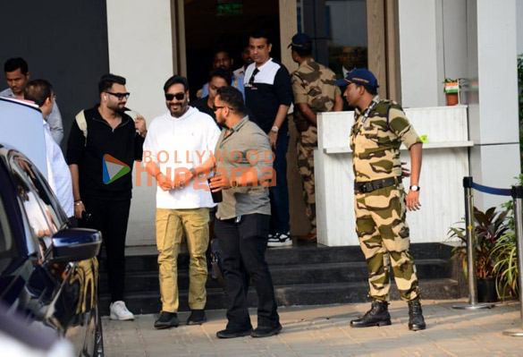 photos varun dhawan ajay devgn and dinesh vijan snapped at kalina airport 6