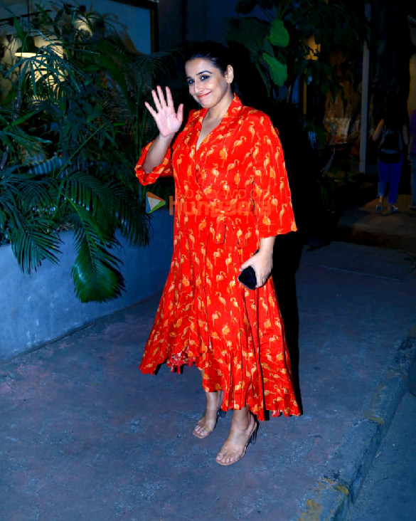 photos vidya balan snapped in juhu 3 2