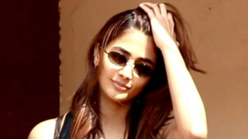 Pooja Hegde poses for paps despite her injured leg