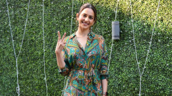 Rakul Preet Singh flaunts her cute smile as she poses for paps