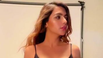 Ruhi Singh looks beautiful in black outfit and flowy hair