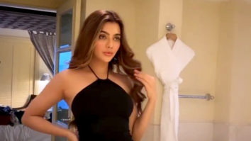 Ruhi Singh’s fun conversation with herself in ladies room