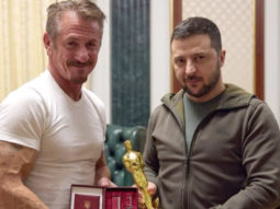Sean Penn hands his Oscar trophy to Ukrainian President Volodymyr Zelenskyy – “If I know this is here with you, then I’ll feel better and strong enough for the fights”