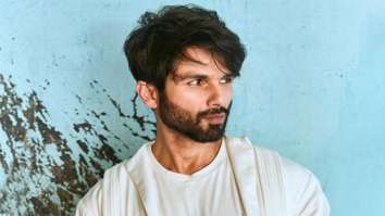 Shahid Kapoor relaxes after workout session; treats fans with a selfie