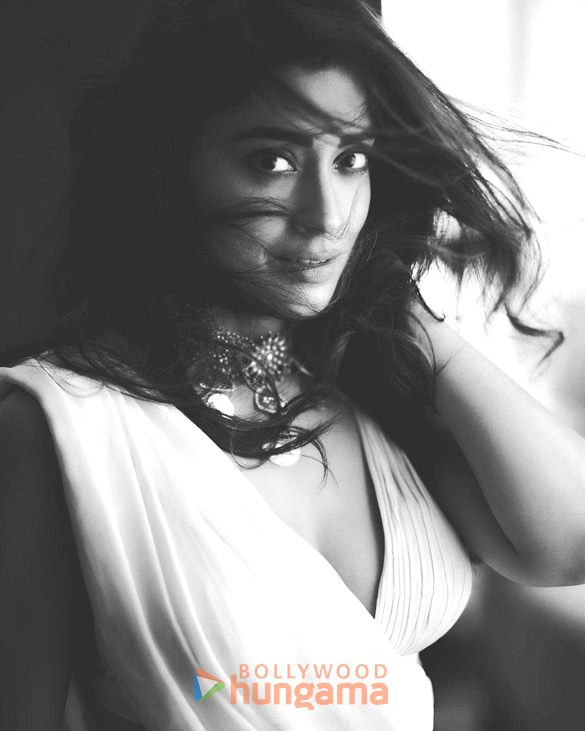shriya saran 6 5
