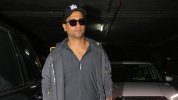 Vicky Kaushal gets clicked at the airport sporting a cap and clean shaven look