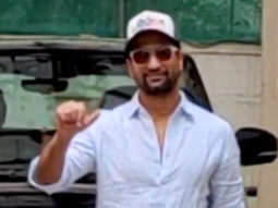 Vicky Kaushal rocks his casual look as he greets paps