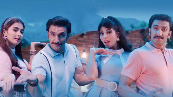 Aashiqui (Video) Cirkus | Rohit Shetty, Ranveer Singh, Pooja Hegde, Jacqueline Fernandez Aashiqui (Video) Cirkus | Rohit Shetty, Ranveer Singh, Pooja Hegde, Jacqueline Fernandez