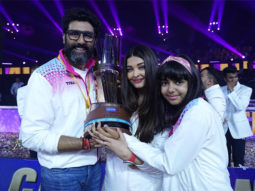 Abhishek Bachchan pulls Aishwarya Rai Bachchan into a tight hug after he bags the trophy for Pro Kabaddi League