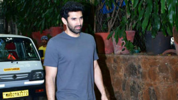 Aditya Roy Kapur’s affection towards his fans is stealing hearts