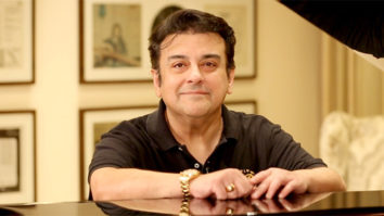 Adnan Sami narrates the idea behind his iconic songs ‘Lift Karadey’ & ‘Tera Chehra’ | Music Room