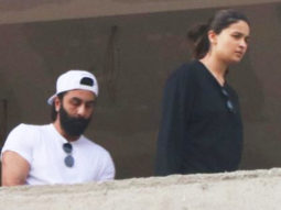 Alia-Ranbir get clicked checking out the construction work at their new house