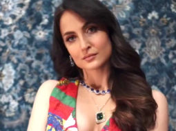 Elli AvrRam can nail any look with ease!