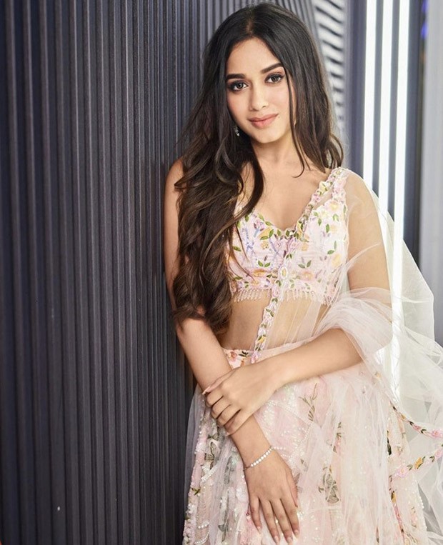 Jannat Zubair Looks No Less Than A Princess In A White Floral Lehenga And See Through Dupatta 6982