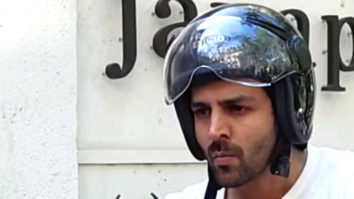 Kartik Aaryan leaves on a bike as he gets clicked outside gym
