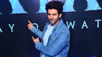 Kartik Aaryan poses for paps at the Mumbai screening of ‘Avatar – The Way Of Water’