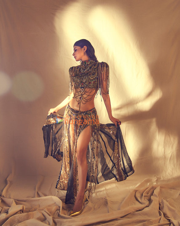 mouni roy 2 197