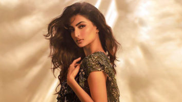 Palak Tiwari looks drop dead gorgeous in this olive saree