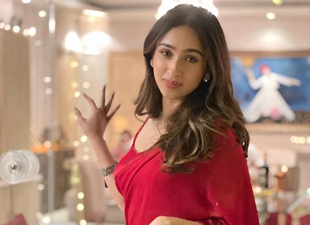 Pashmina Roshan spends time with underprivileged kids; urges fans to donate in support of girl education