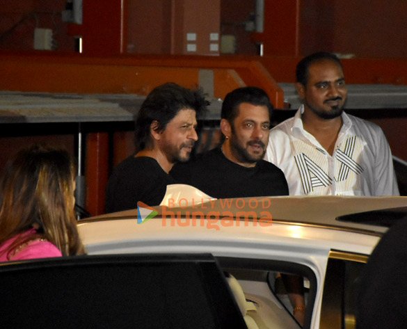 photos aayush sharma hosts salman khans birthday bash at his residence 1 2