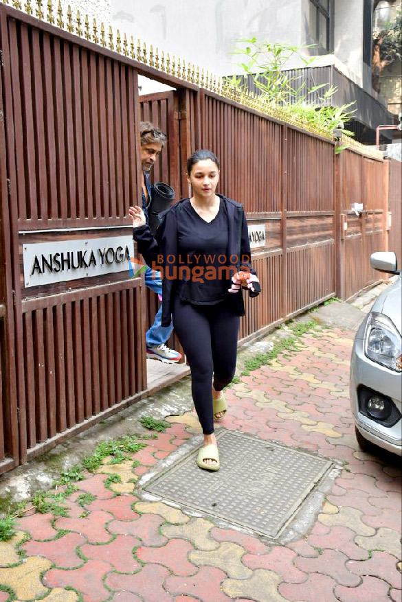 photos alia bhatt spotted at anshuka yoga in bandra 2 2