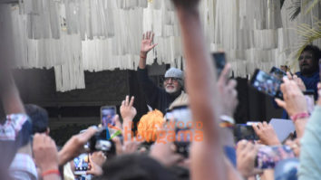 Photos: Amitabh Bachchan greets fans at his residence for Christmas