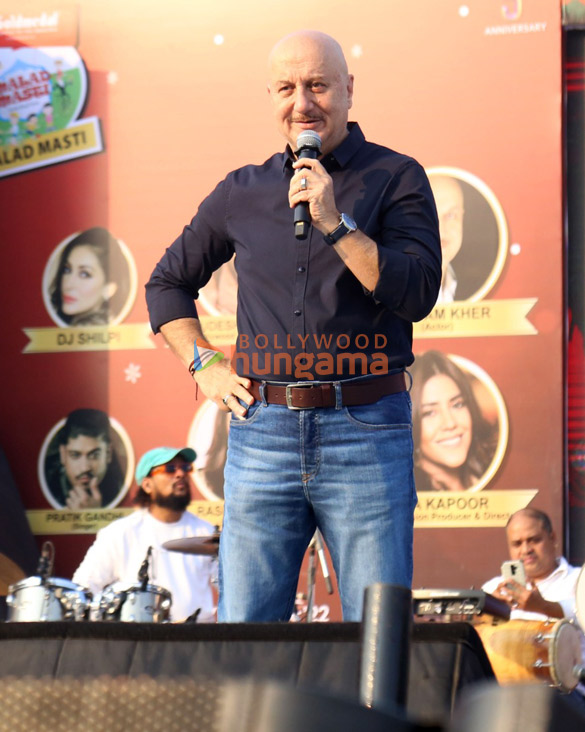 Photos: Anupam Kher, Sudesh Bhosle, Sukhwinder Singh, Rashami Desai and other celebs attended the Malad Masti event