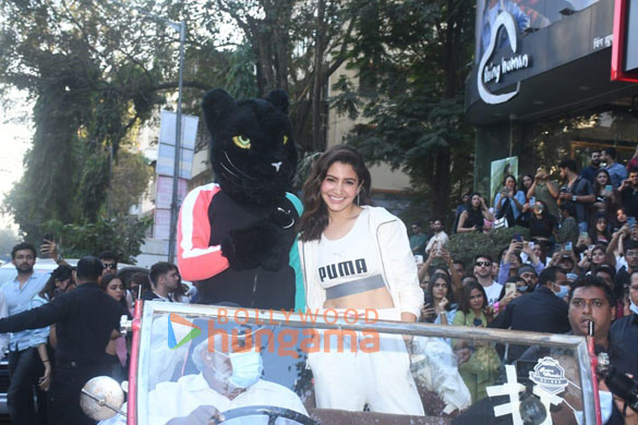 photos anushka sharma snapped at the puma store 2