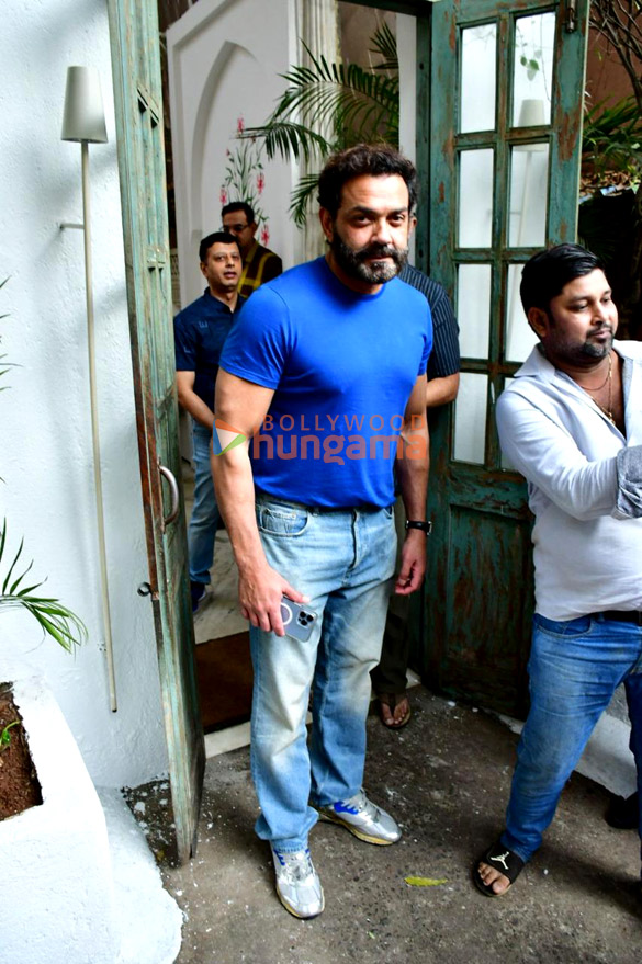 photos bobby deol snapped in bandra 3 2