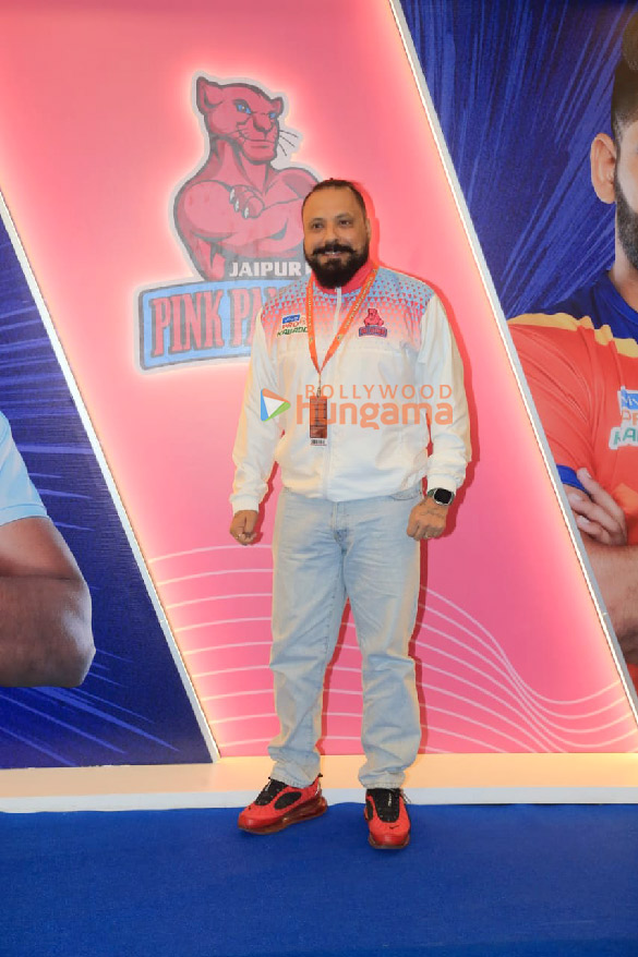 photos cast of cirkus snapped promoting their film at the pro kabaddi league 9