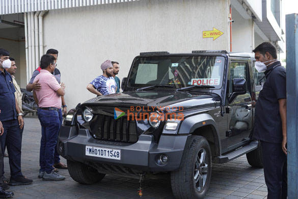 photos celebs attend tunisha sharmas last rites to pay respect 2