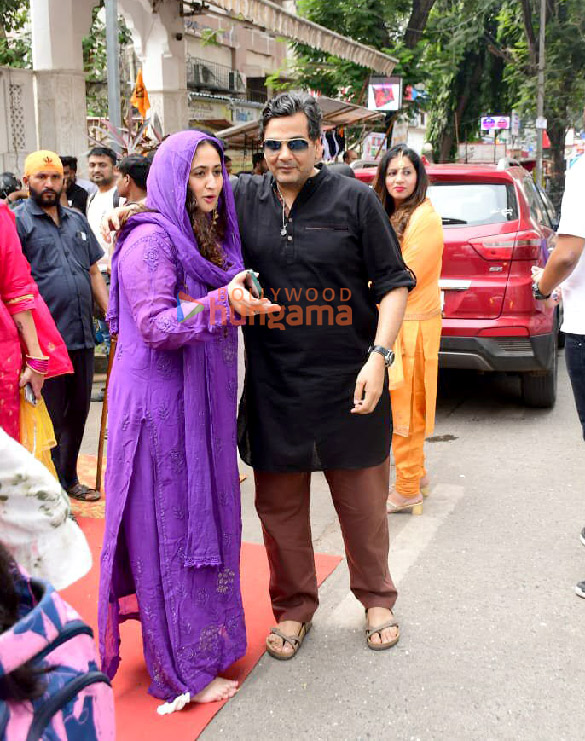 photos celebs snapped arriving for guneet monga and sunny kapoors wedding 5