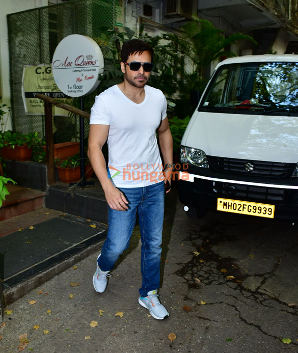 photos emraan hashmi spotted at krome studio in bandra 2