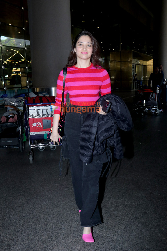 photos hrithik roshan ayushmann khurrana dharmendra and others snapped at the airport2 2