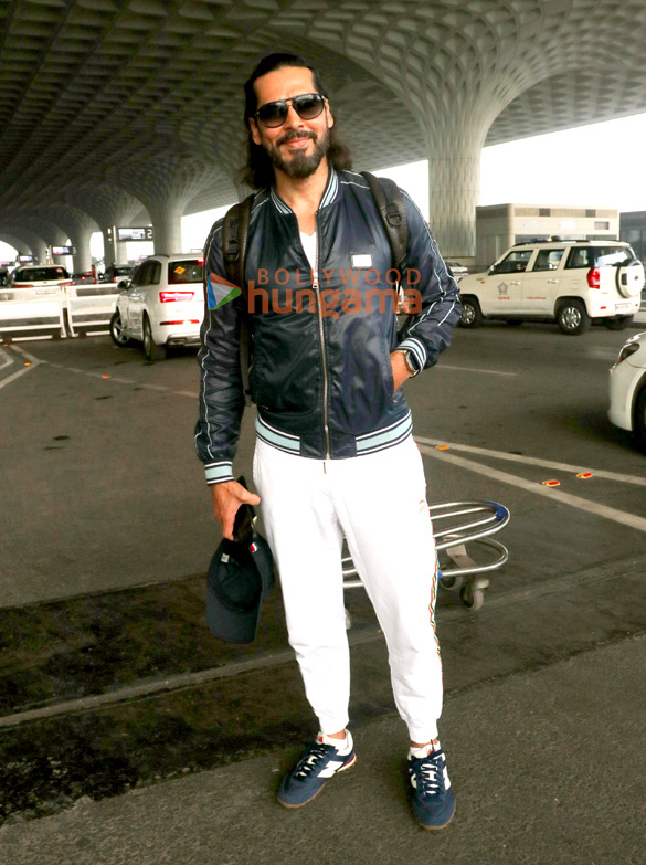 photos ileana dcruz dino morea and prakriti kakar snapped at the airport 4