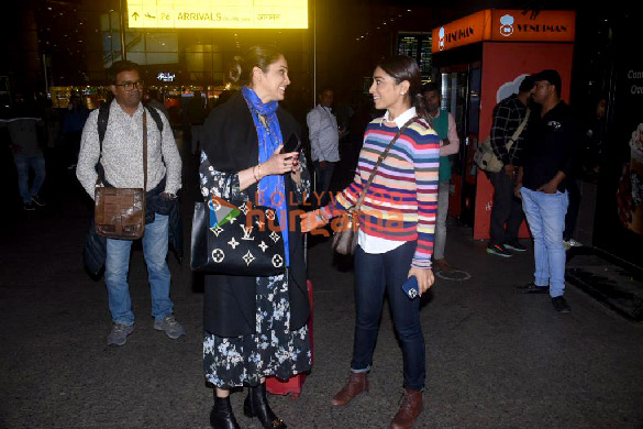 photos isha koppikar and shriya saran snapped at the airport 2
