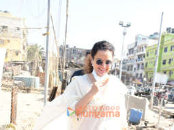 Photos Kangana Ranaut, Kiara Advani and Kartik Aaryan snapped at Versova Jetty