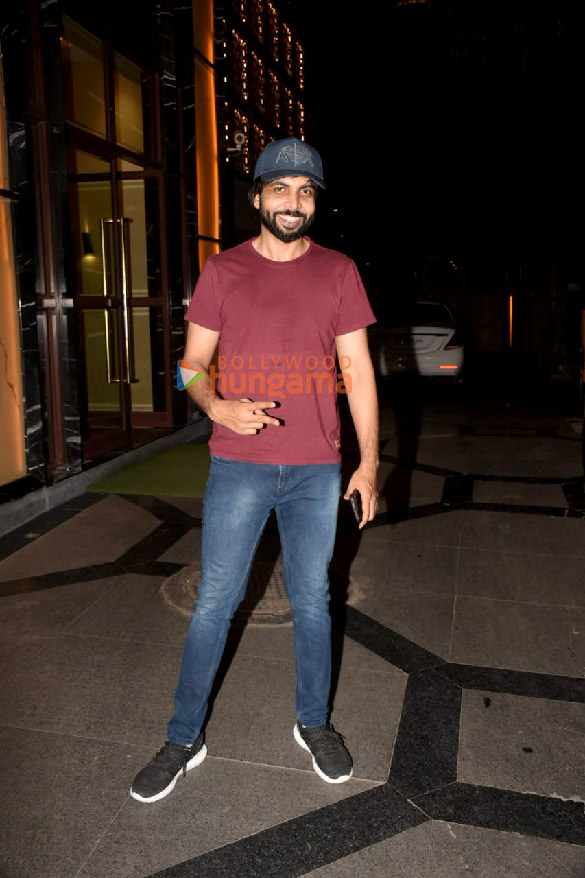 photos malaika arora arjun kapoor sonakshi sinha and others snapped at mizu in bandra 8