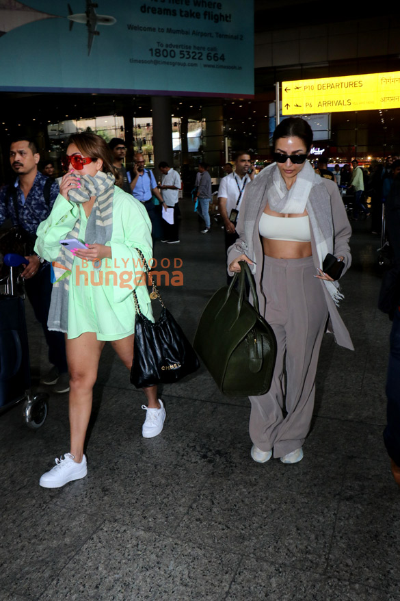 photos malaika arora and amrita arora snapped at the airport 3