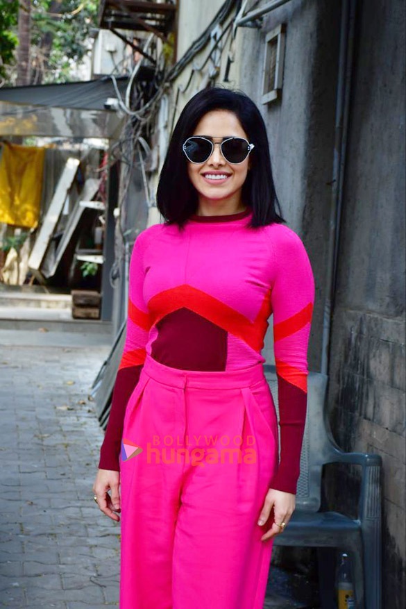 Photos: Nushrratt Bharuccha spotted outside a salon in Bandra Photos: Nushrratt Bharuccha spotted outside a salon in Bandra