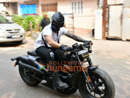 Photos: Prateik Babbar snapped riding his bike in Bandra