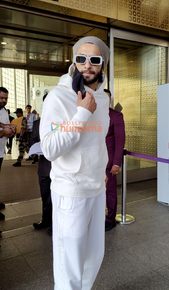 Photos: Ranveer Singh, Randeep Hooda, Ishaan Khatter and others snapped at the Airport