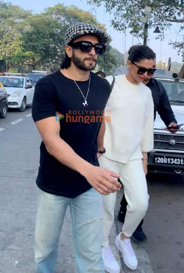 Photos: Ranveer Singh and Deepika Padukone snapped at Gateway Of India Photos: Ranveer Singh and Deepika Padukone snapped at Gateway Of India