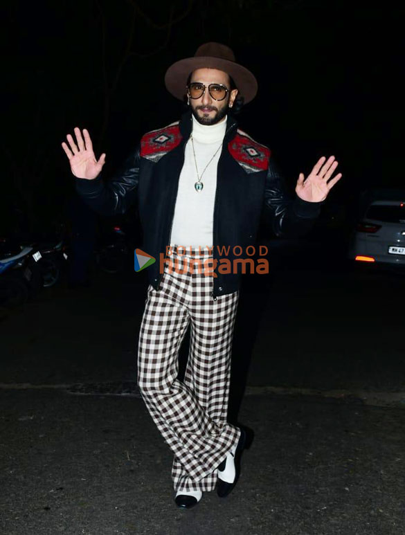 photos ranveer singh and rohit shetty snapped promoting cirkus on sets of indian idol 3