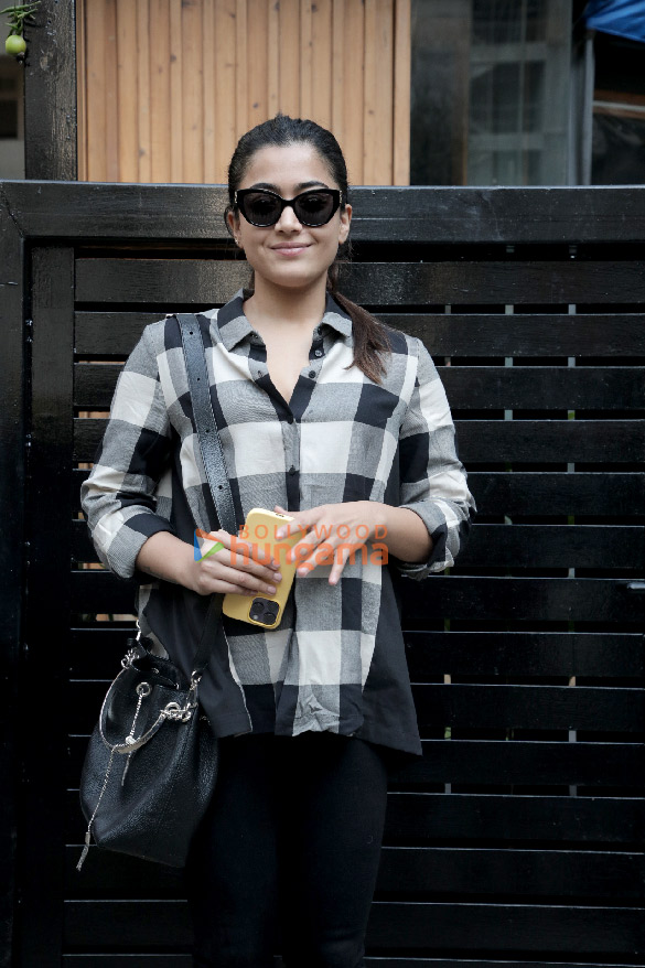 Photos: Rashmika Mandanna snapped at Mizu restaurant in Worli Photos: Rashmika Mandanna snapped at Mizu restaurant in Worli