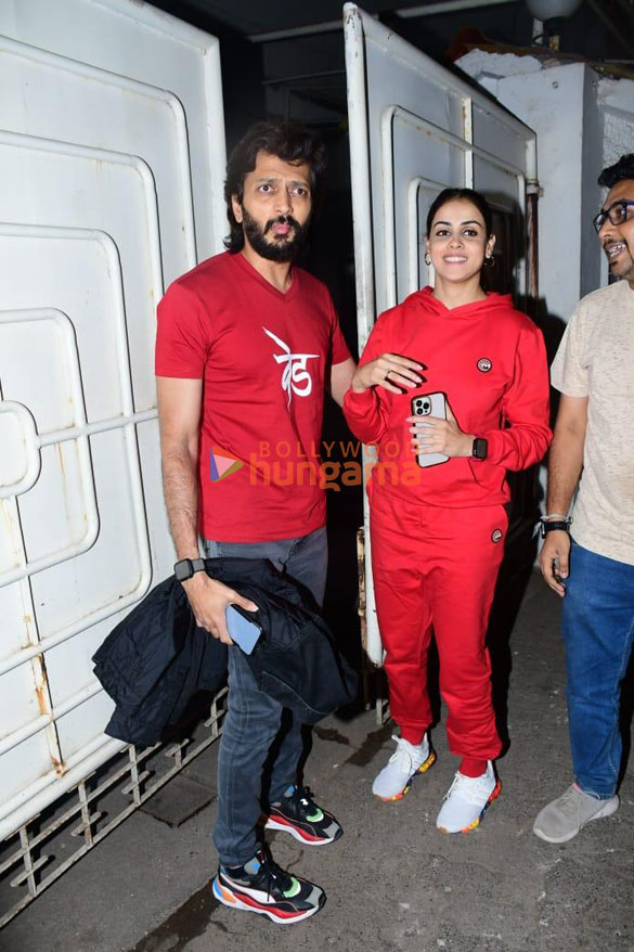 photos riteish deshmukh and genelia dsouza snapped at ved screening 1